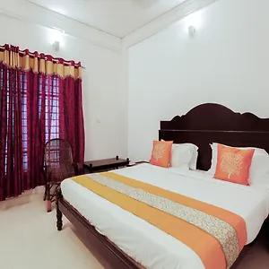 https://oyo-4867-royal-homes.hotels-alappuzha.com
